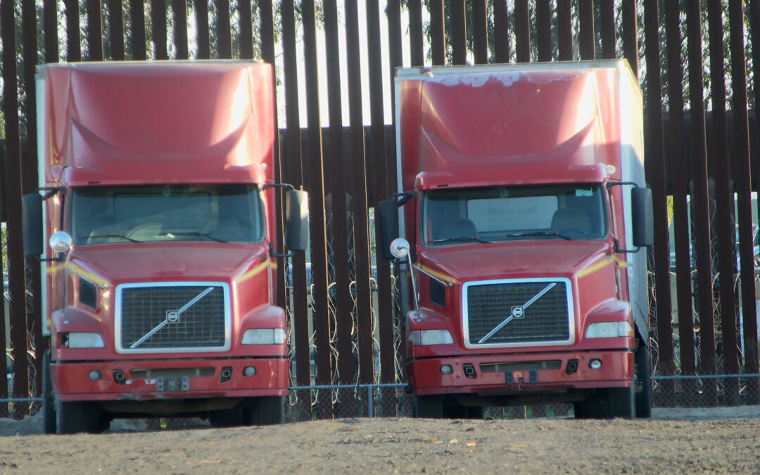 Amenazas del Departamento de Transporte a Escuelas de Camiones por Fraude y Estándares Federales