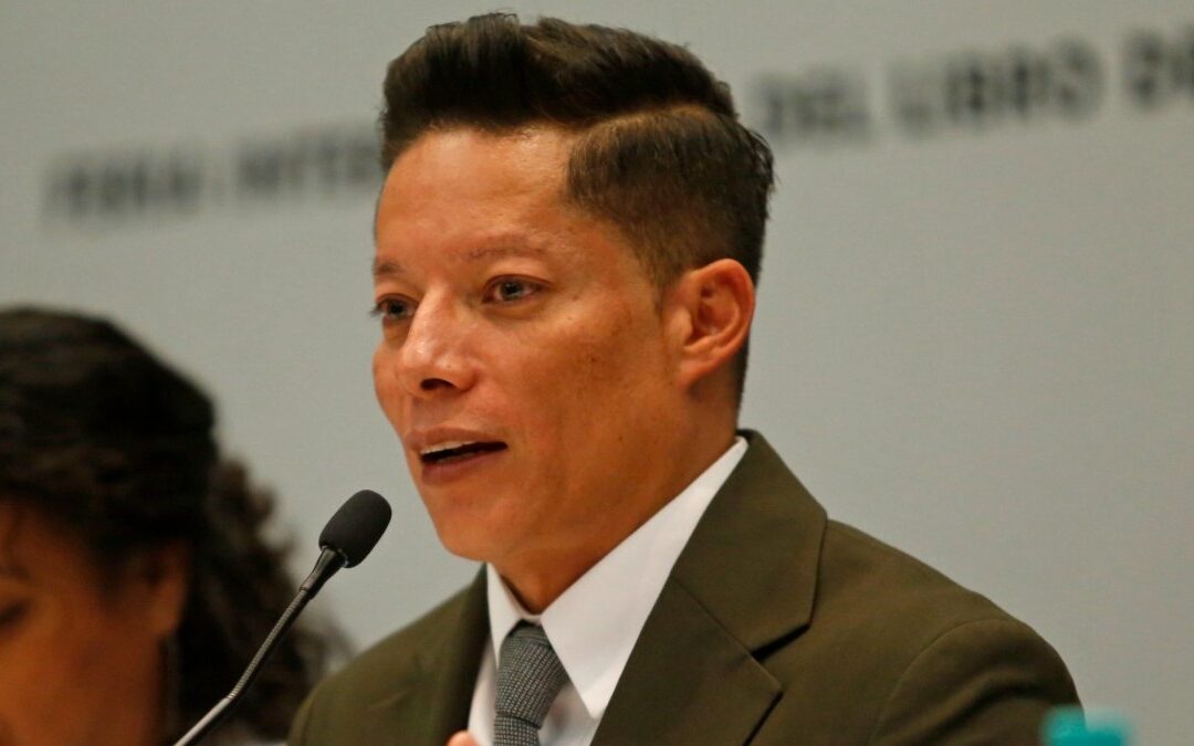 Reclutamiento y Desapariciones: Víctor Ornelas Presenta Libro en la FIL 2025