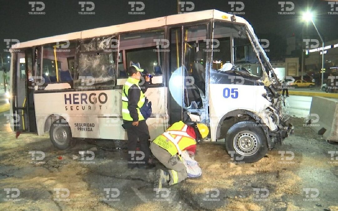 Accidente volcadura en Saltillo deja 9 guardias de seguridad heridos