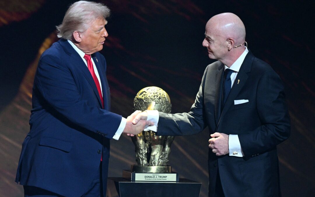 Donald Trump recibe el Premio FIFA de la Paz en Washington