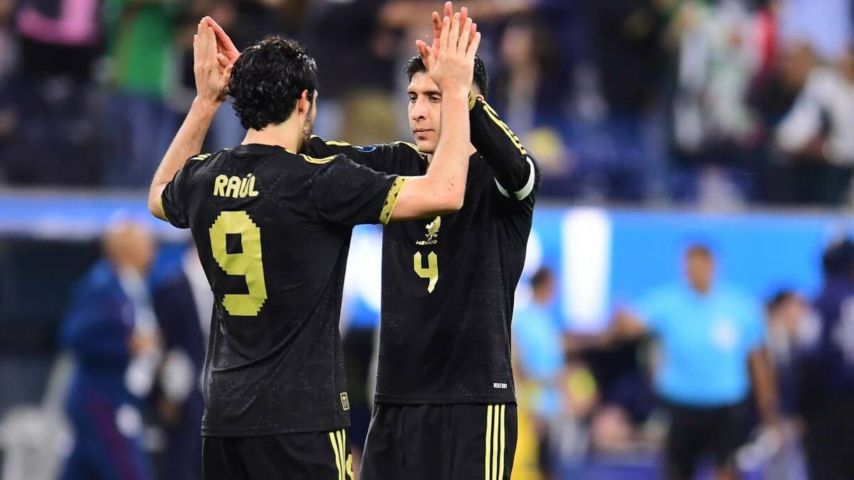 raul-jimenez-edson-alvarez-hablaron