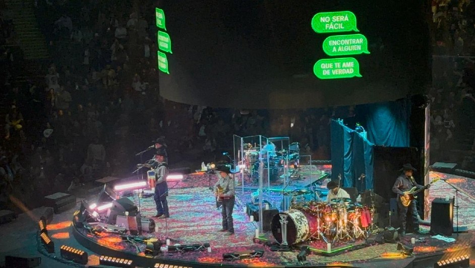 Intocable: Un Concierto Irresistible de Amor y Despecho en la Arena Monterrey