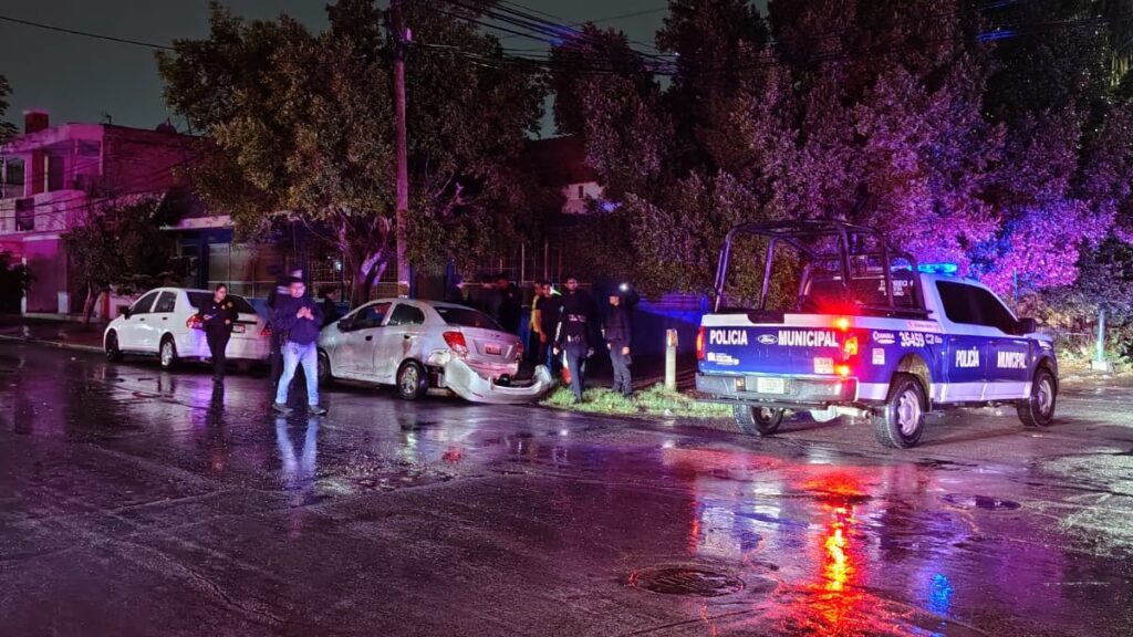 Accidente De Coche En Torreón: Hombre Abandona Auto Tras Fuerte Choque - Noticias Notivalle Accidente De Coche En Torreón: Hombre Abandona Auto Tras Fuerte Choque