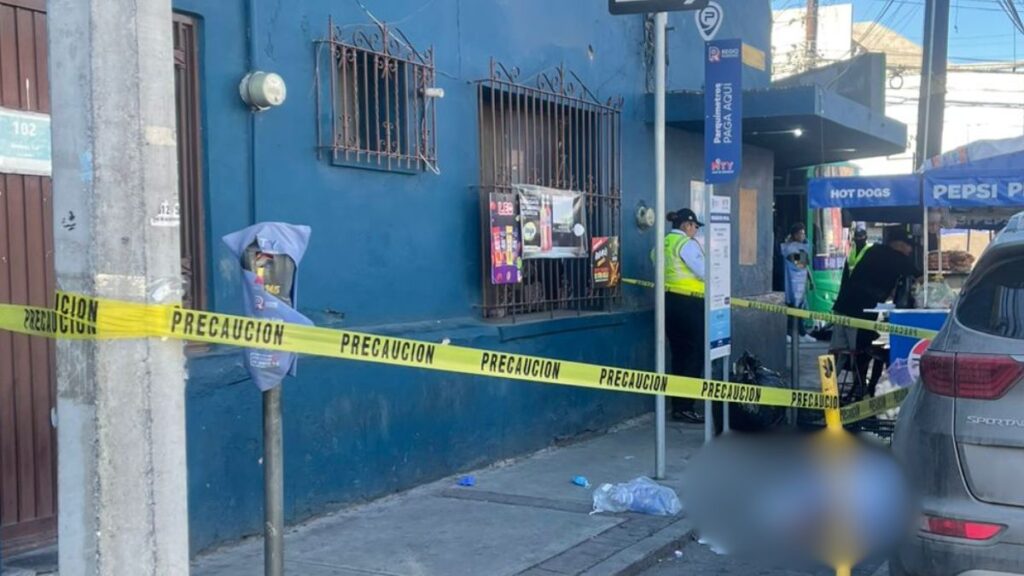 Trágica Muerte De Un Hombre En Las Calles Del Centro De Monterrey Por Posibles Causas Médicas