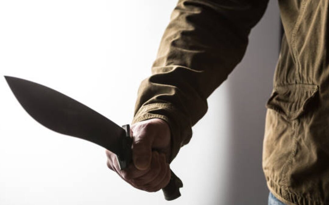 Detención en GAM: Hombre Amenaza a Sus Hermanas con un Machete Bajo Efectos de Intoxicación