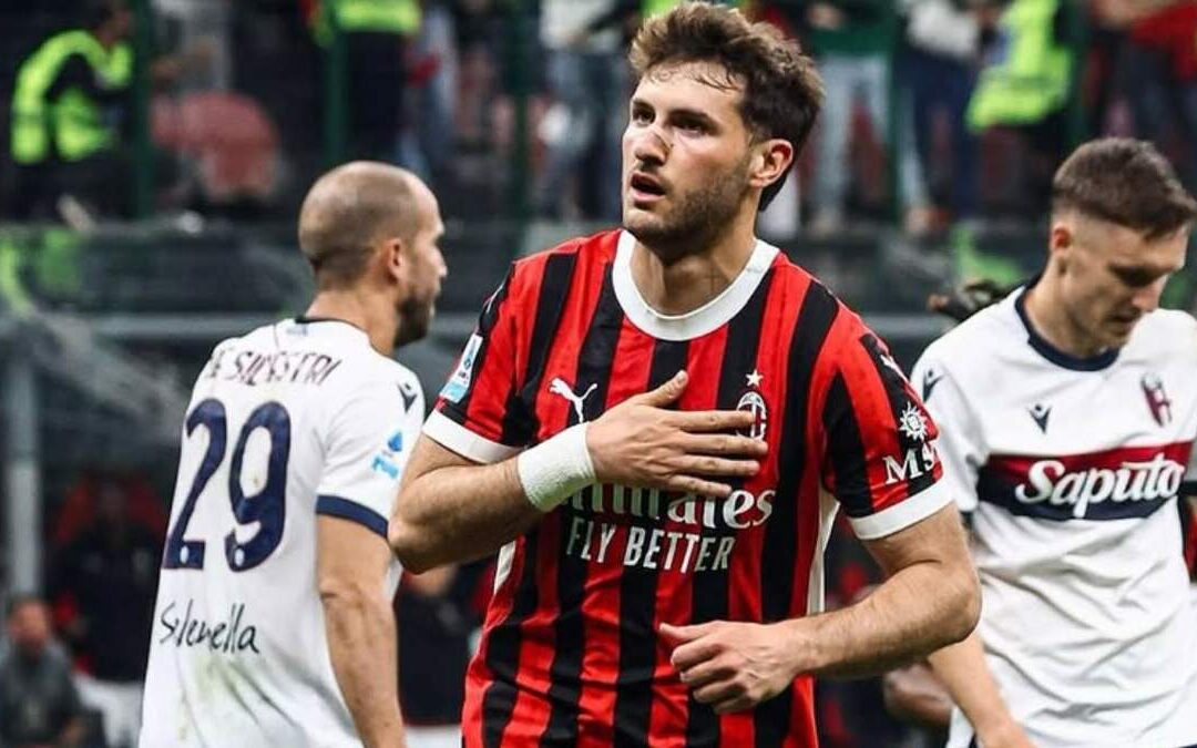 Santiago Giménez: El Entrenador del Milan Anuncia su Regreso al Fútbol