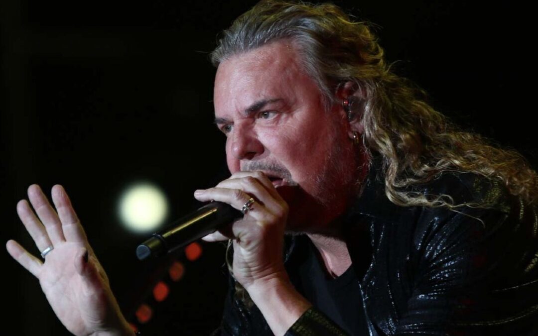 Fher Olvera y su Vínculo con Puebla: ¿Por qué el Vocalista de Maná No se Considera Poblano?