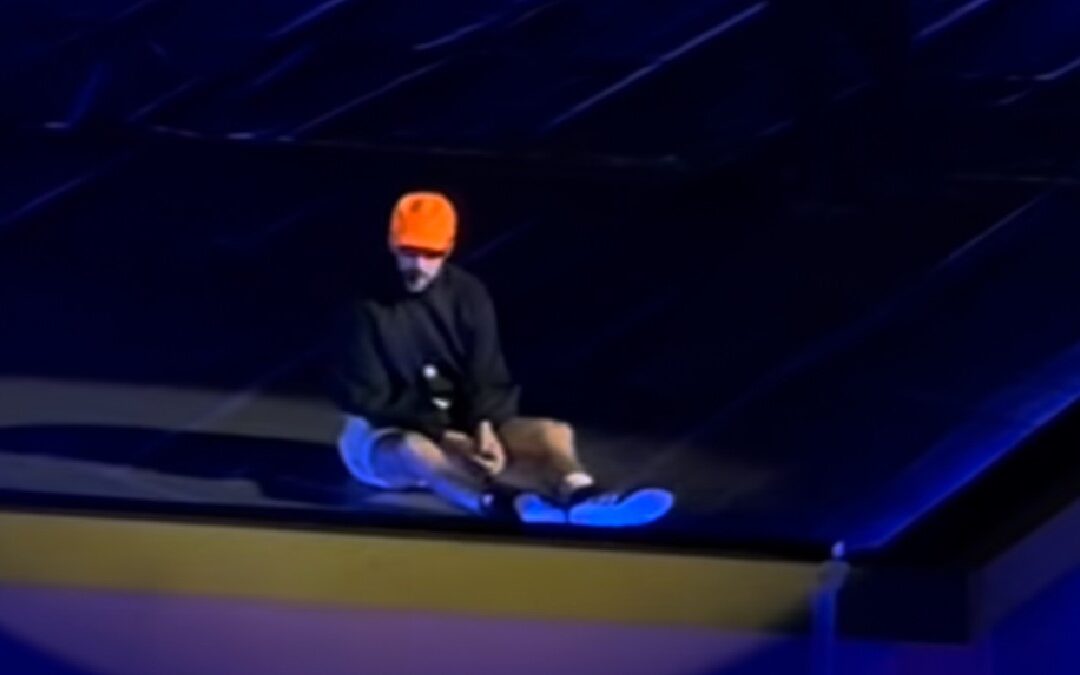 ¡Impactante! Bad Bunny se CAE durante su Concierto en CDMX