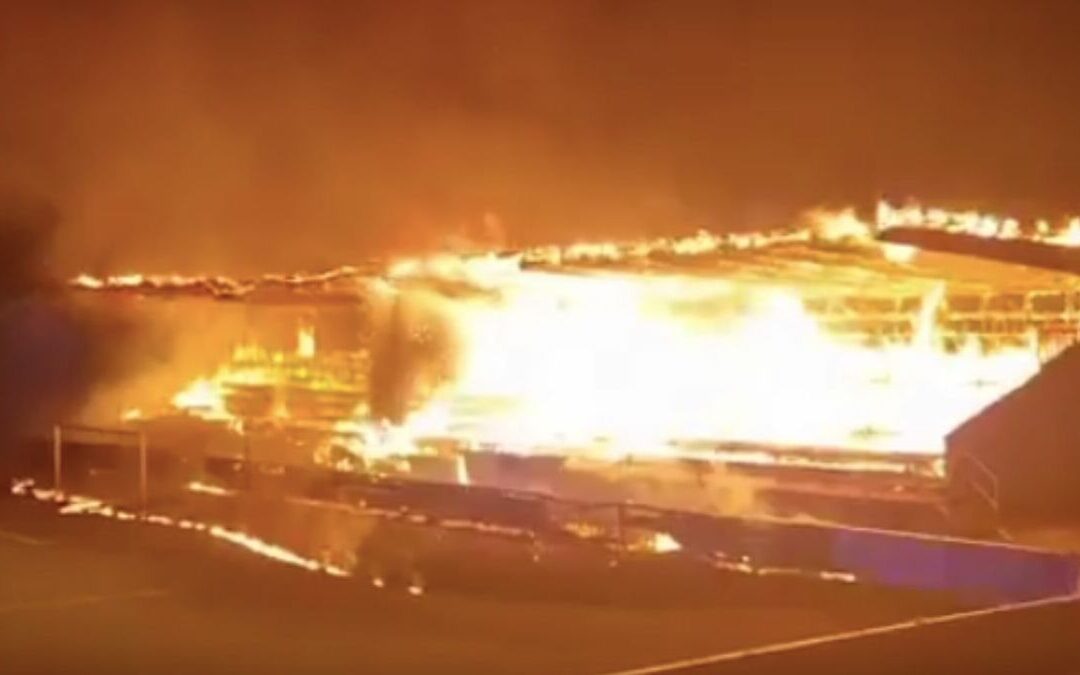 Menores de Edad Causan Incendio en Estadio de Palm Springs Tras Fracaso de su Equipo