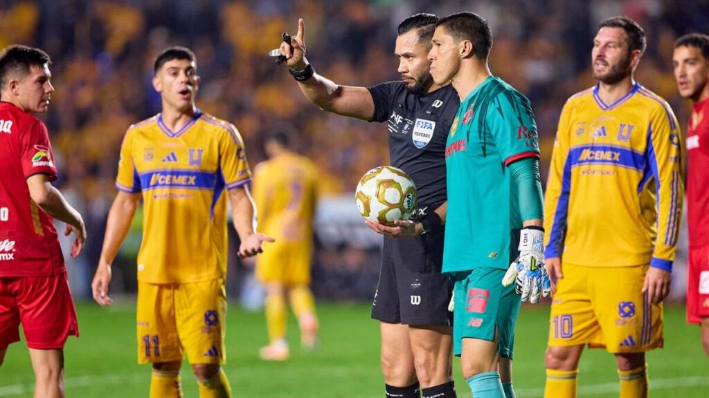 Polémica Sobre El Arbitraje: Tigres Y El Penal De Toluca En El Centro De La Controversia - Noticias Notivalle Polémica Sobre El Arbitraje: Tigres Y El Penal De Toluca En El Centro De La Controversia
