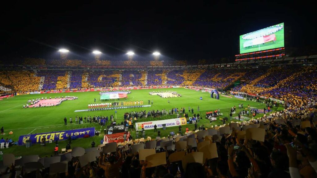 Entrenamiento A Puerta Abierta De Tigres Antes De La Final De Vuelta