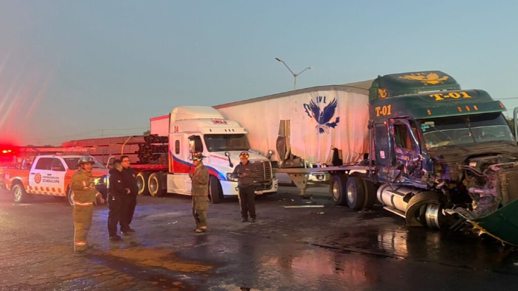 Accidente En El Bulevar Miguel De La Madrid Genera Caos Vial En Guadalupe: Tres Carriles Cerrados - Noticias Notivalle Accidente En El Bulevar Miguel De La Madrid Genera Caos Vial En Guadalupe: Tres Carriles Cerrados