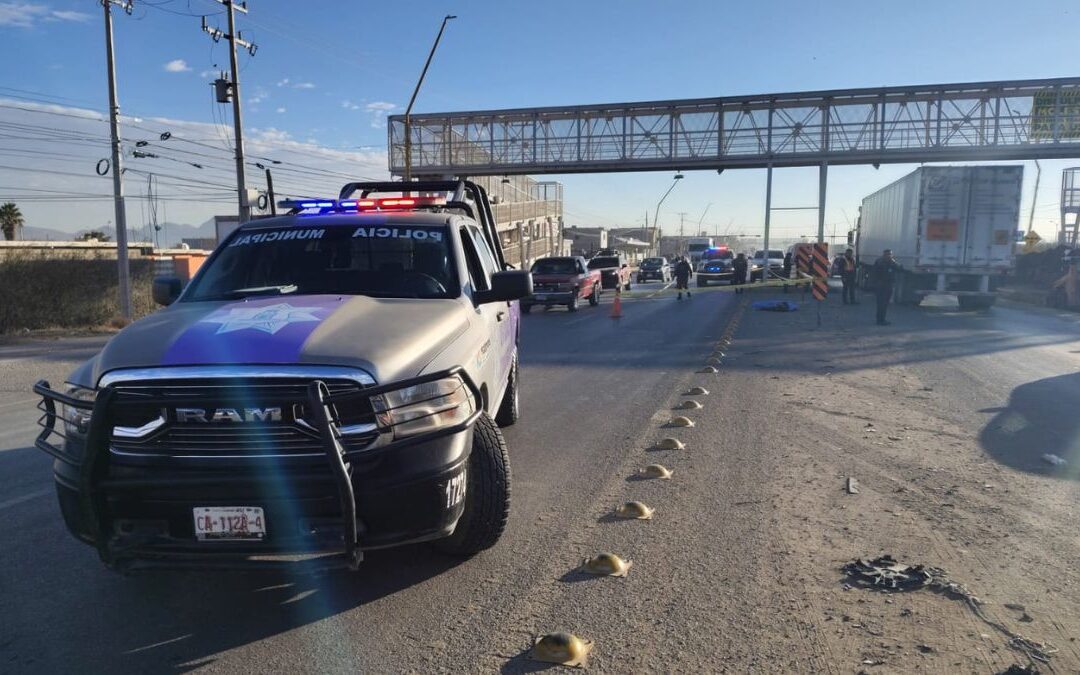 Mujer muere tras accidente en la carretera Torreón-Matamoros debido a puente peatonal obstruido