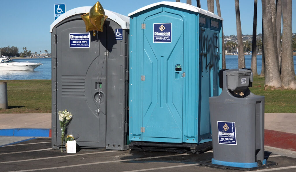 Investigación En San Diego Por La Muerte De Bebé En Un Baño Portátil En Mission Bay