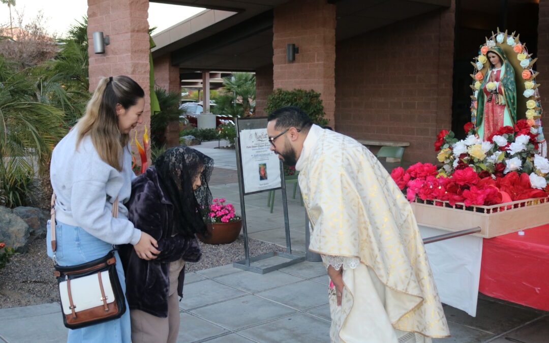Feligreses celebran el Día de la Virgen de Guadalupe con misa y procesión segura en Palm Desert