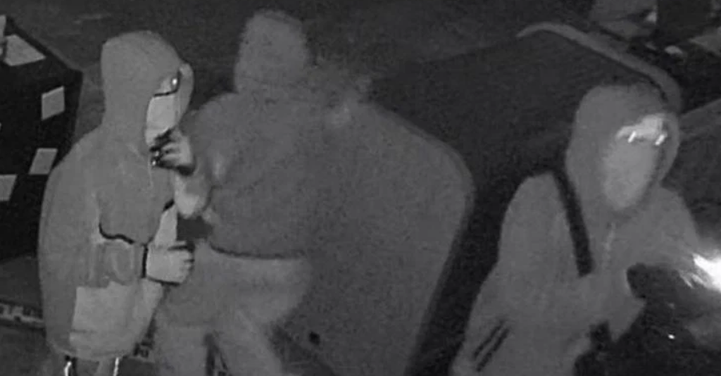 Detenidos Dos Menores En Conexión Con El Robo En Tienda De Armas En Las Cruces