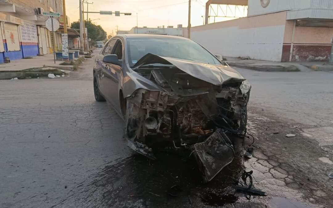 Accidente Impactante en San Pedro: Vehículo Totalmente Dañado