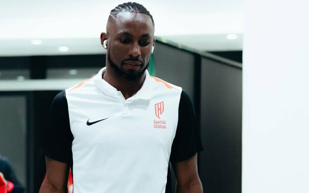 Julián Quiñones enfrenta cambios tras el despido de Míchel González en Al-Qadsiah