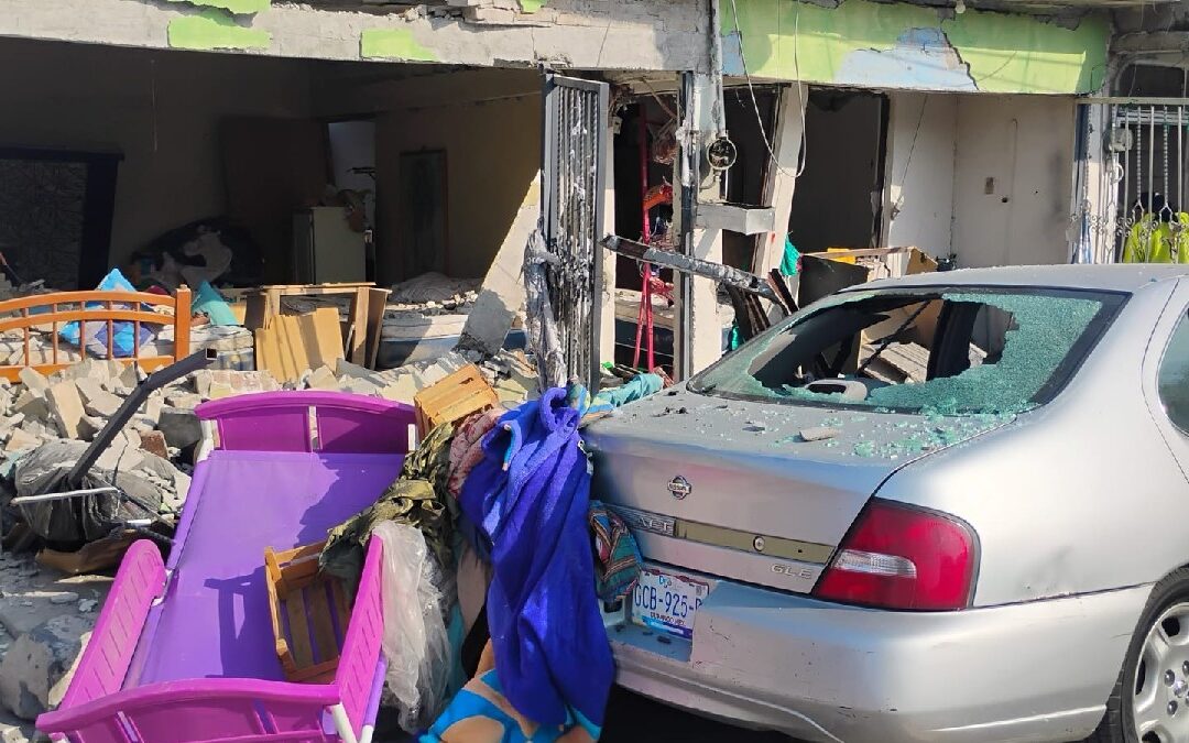 Explosión de Gas Devasta Vivienda en Gómez Palacio y Causa Daños Colaterales