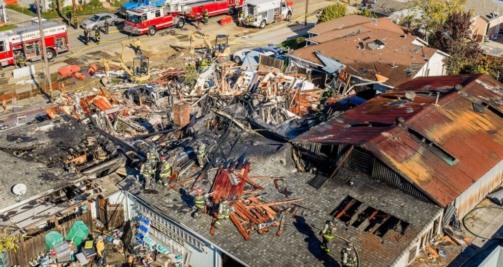 Explosión De Casa En Palm Springs: Capturan El Impactante Momento Por Fuga De Gas - Noticias Notivalle Explosión De Casa En Palm Springs: Capturan El Impactante Momento Por Fuga De Gas