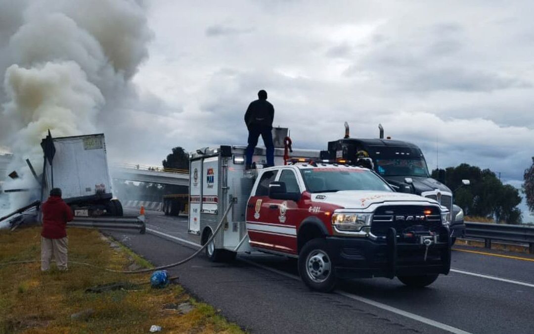 Accidente de Tráiler en la Autopista Ecatepec-Pirámides Afecta el Tráfico en Acolman