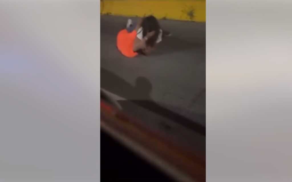 Incidente Viral En Plaza Patria: Mujer Y Hombre Se Enfrentan En Zapopan | Video