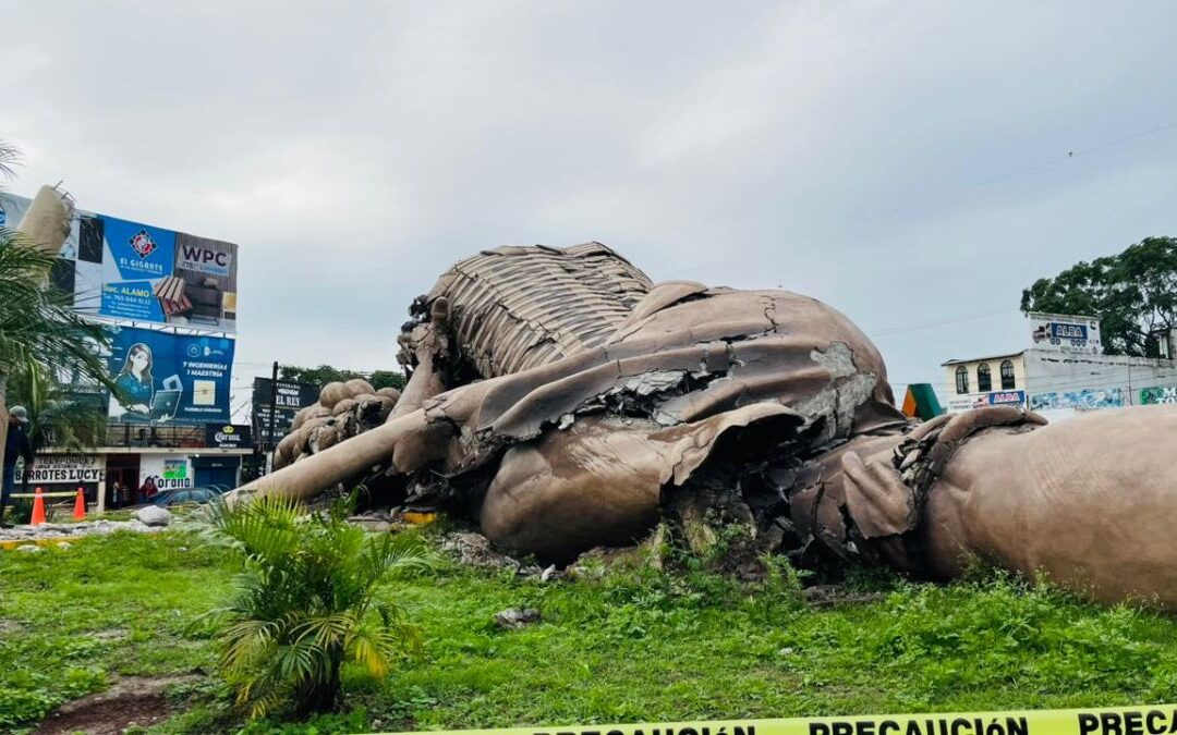Inundaciones devastadoras: Colapsa el monumento al Colotero en Álamo Temapache, Veracruz