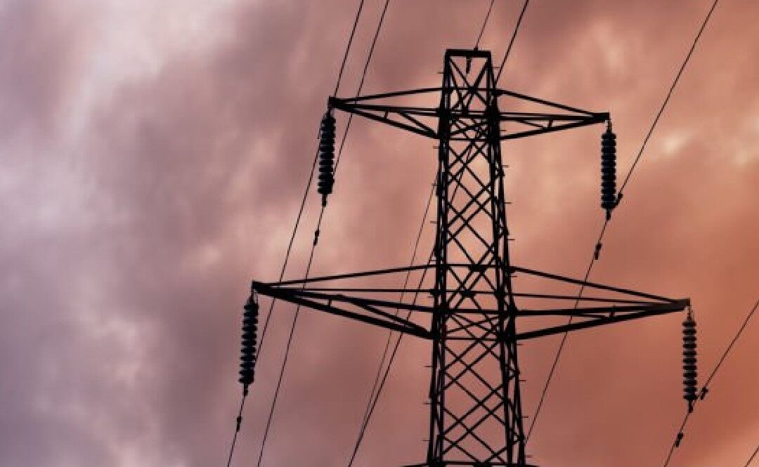 Cortes de Energía en Colorado: Xcel Energy Podría Implementar Nuevos Apagones por Clima Extremo