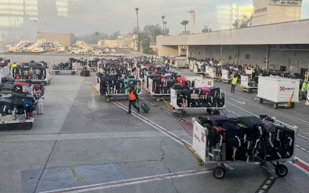 Neblina en Tijuana Causa Cancelación de Vuelos y Pasajeros Varados en Aeropuerto