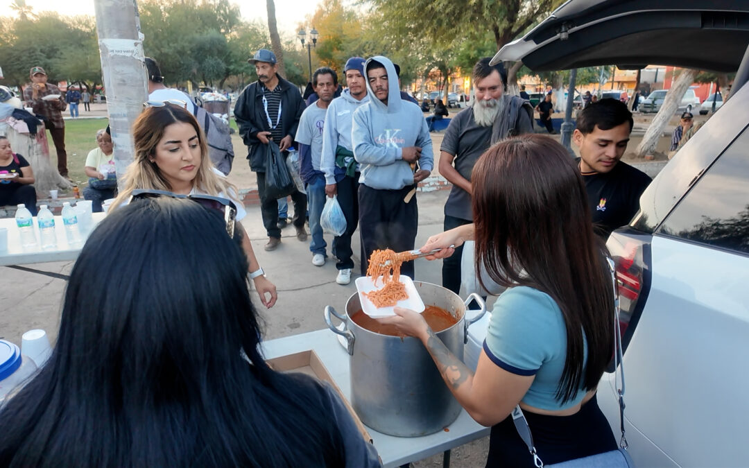 Entregas de Alimentos: Un Acto de Solidaridad y Apoyo Comunitario en Palm Springs