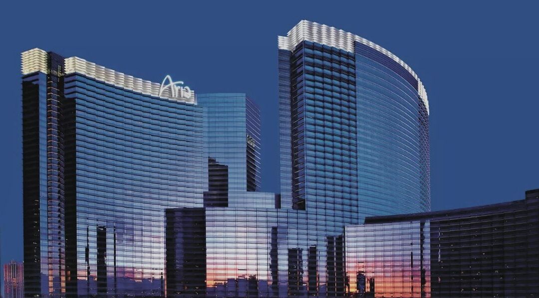 Incendio en Estacionamiento de Las Vegas Afecta Tres Vehículos en el Strip