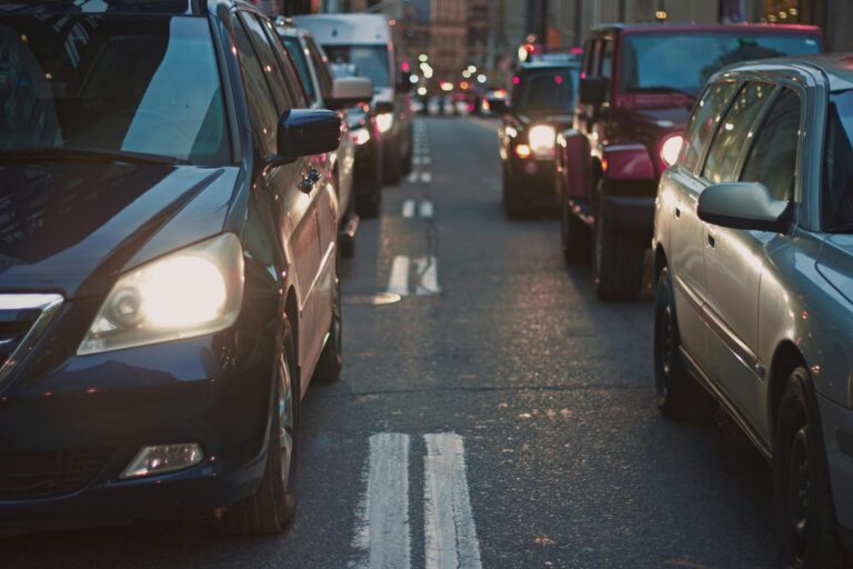 Congestión de tráfico en Colorado: Medidas de seguridad del CDOT durante las fiestas navideñas