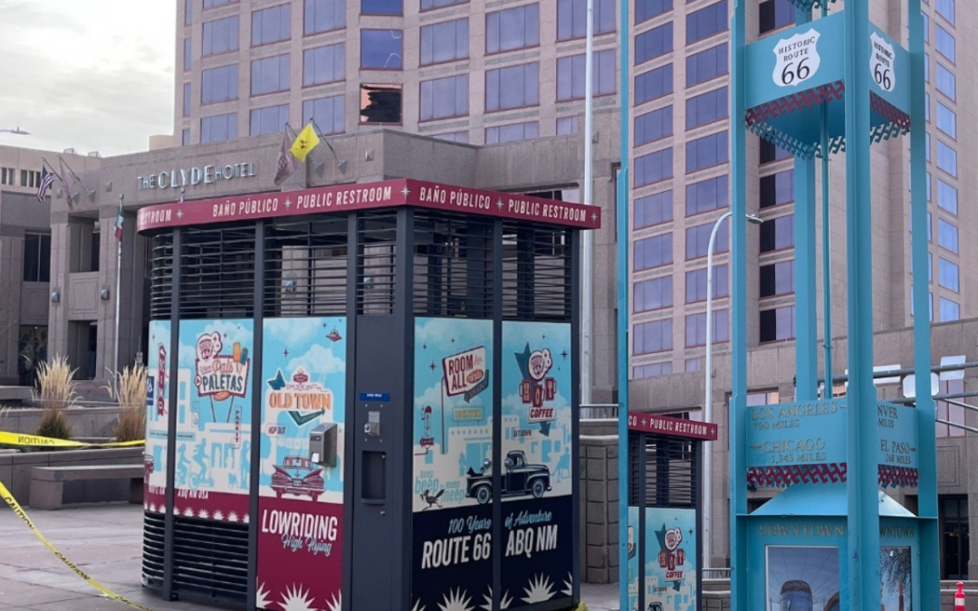 El Portland Loo: Un Innovador Baño Público en Civic Plaza de Albuquerque