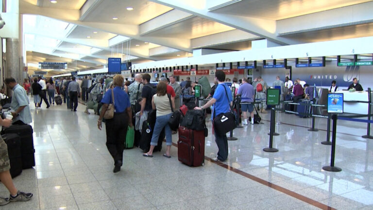 Datos Biométricos Obligatorios en Aeropuertos de EE. UU.: Nuevas Normas para Entrada y Salida