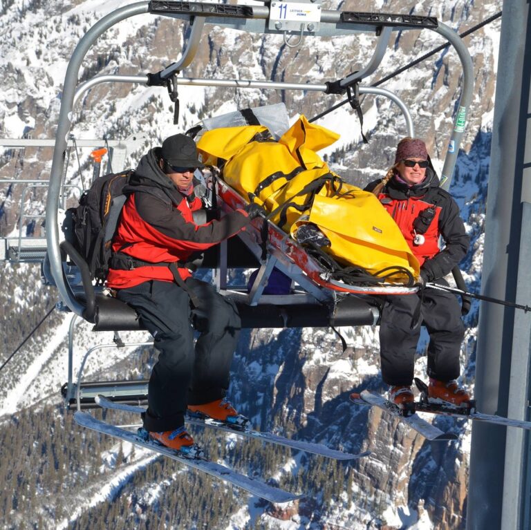 Huelga de la patrulla de esquí obliga al cierre del resort de Telluride este sábado