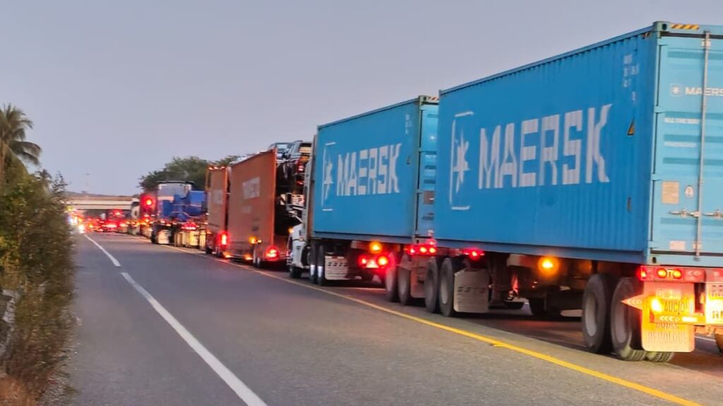 Cierre Autopista Siglo Xxi: Impacto En El Transporte De Carga Y Crisis En Puerto Lázaro Cárdenas