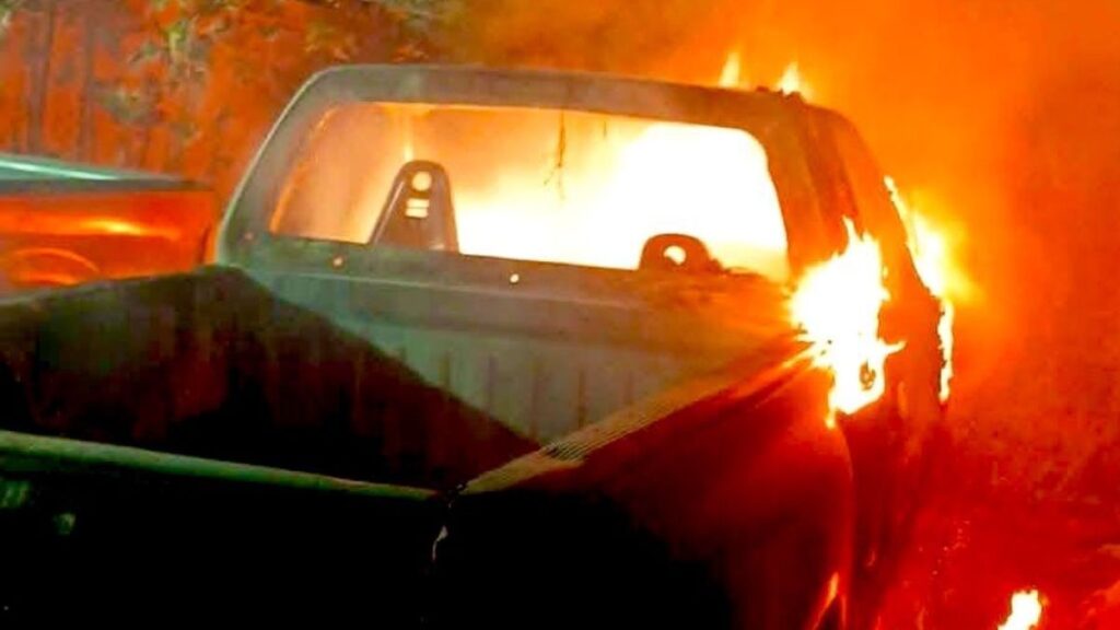 Incendio en Palmar de Bravo: Atacan Casa del Exalcalde Adán Silva Valeriano