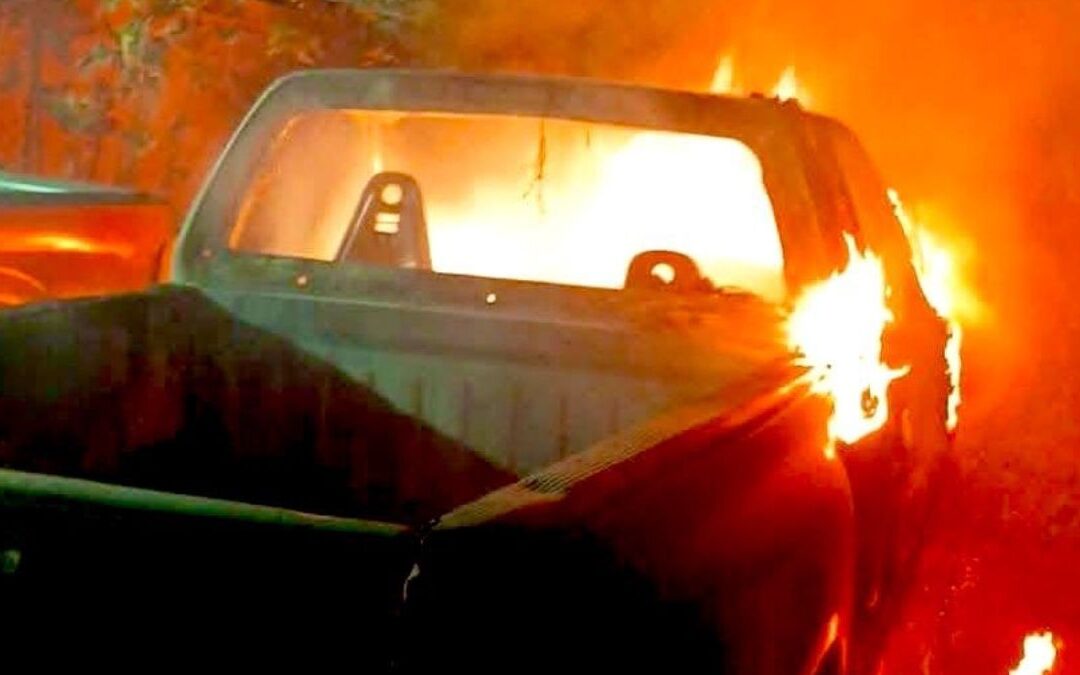 Incendio en Palmar de Bravo: Atacan Casa del Exalcalde Adán Silva Valeriano