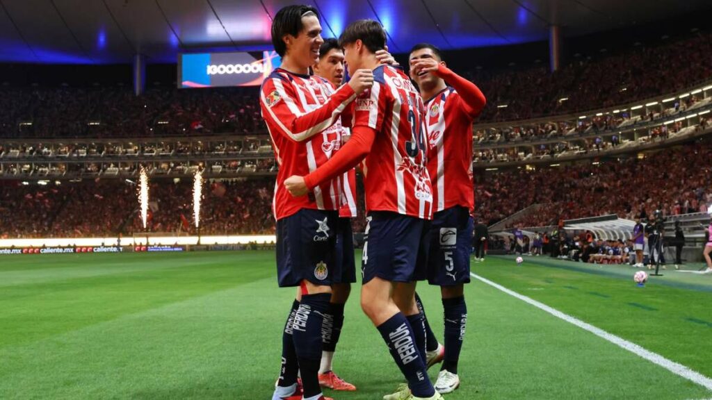 Delantero de Chivas busca fichaje con el Atlante para la próxima temporada