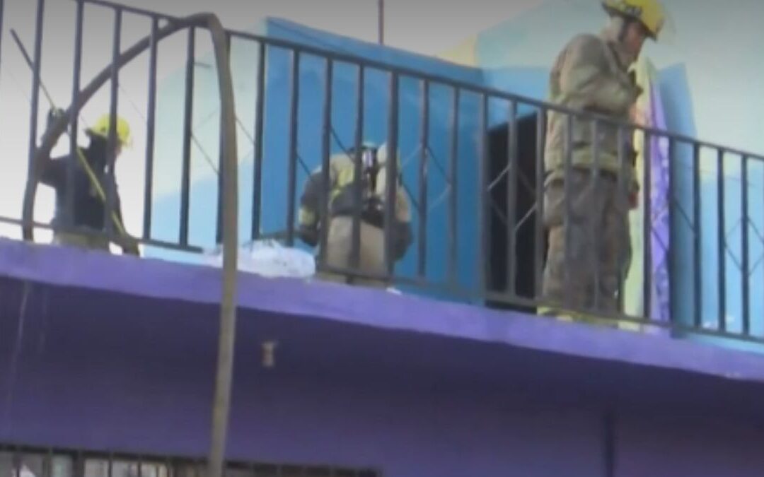 Incendio en Torreón: Cuerpos de Emergencia Rescatan a Adulta Mayor de su Hogar
