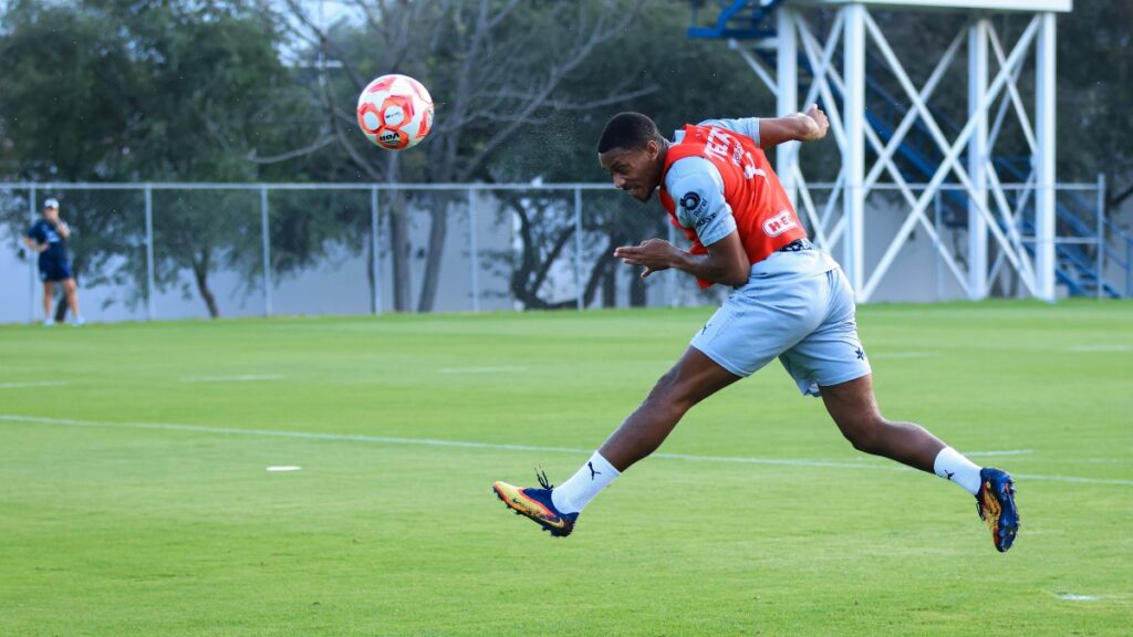 Anthony Martial NO se une al entrenamiento de Rayados: Conoce la razón