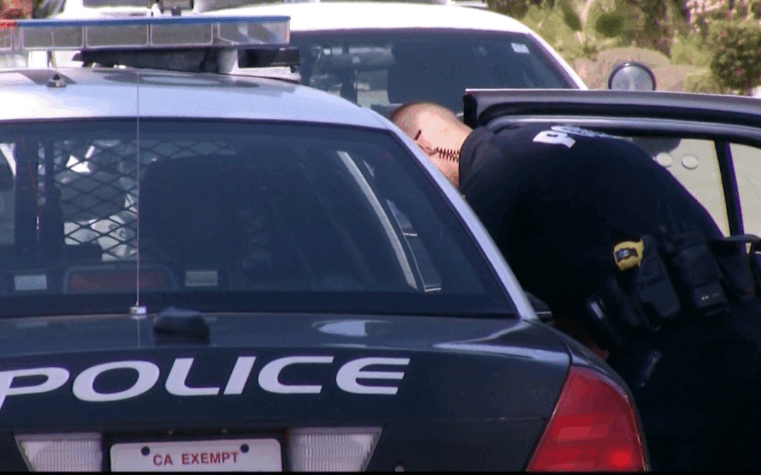 Sospechoso atrincherado es arrestado tras enfrentamiento en Palm Desert