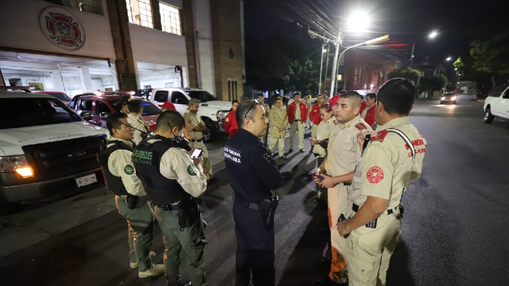 Bomberos en Guadalajara: Apagan 45 Fogatas Durante Celebraciones de Año Nuevo