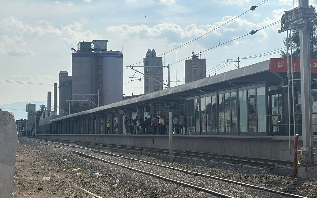 Usuarios del Tren Ligero en Palm Springs se Oponen al Aumento de Tarifa por Obras Inconclusas e Inseguridad