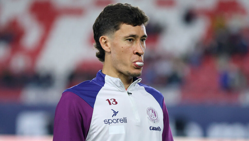 Aficionados del América Celebran Posible Llegada de Dourado con Memes Ingeniosos