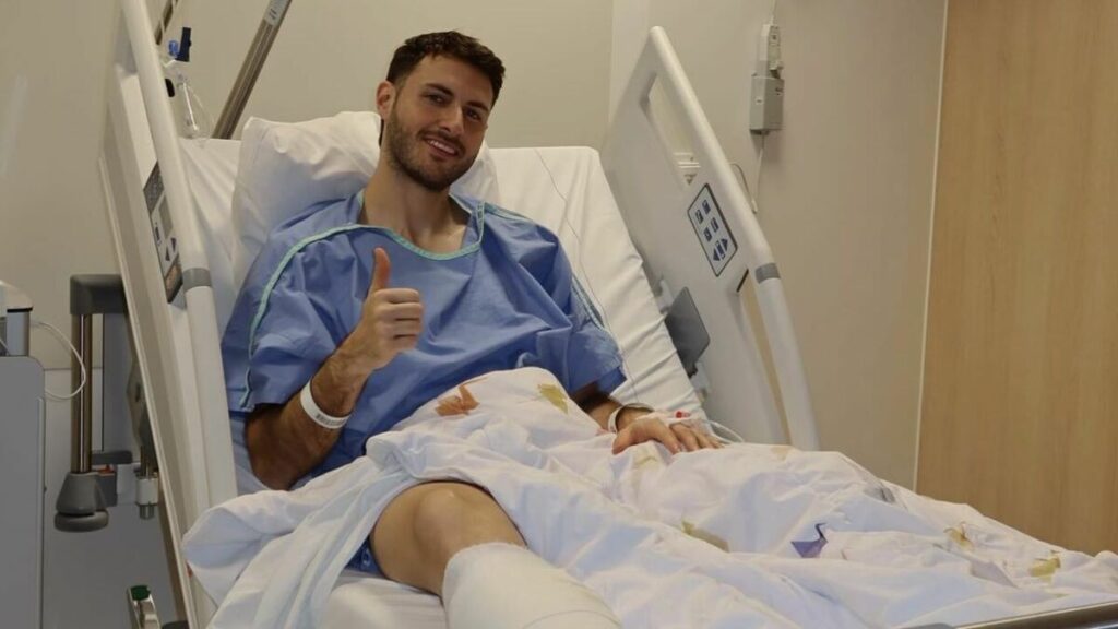 Santiago Giménez: El Entrenador del Milan Confirma el Tiempo de Baja para la Temporada 2023