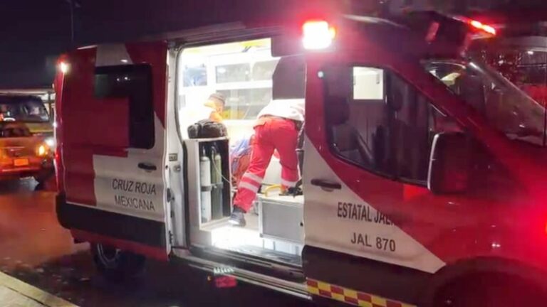 Policía de Guadalajara en Estado Crítico Tras Accidentes en Periférico Sur