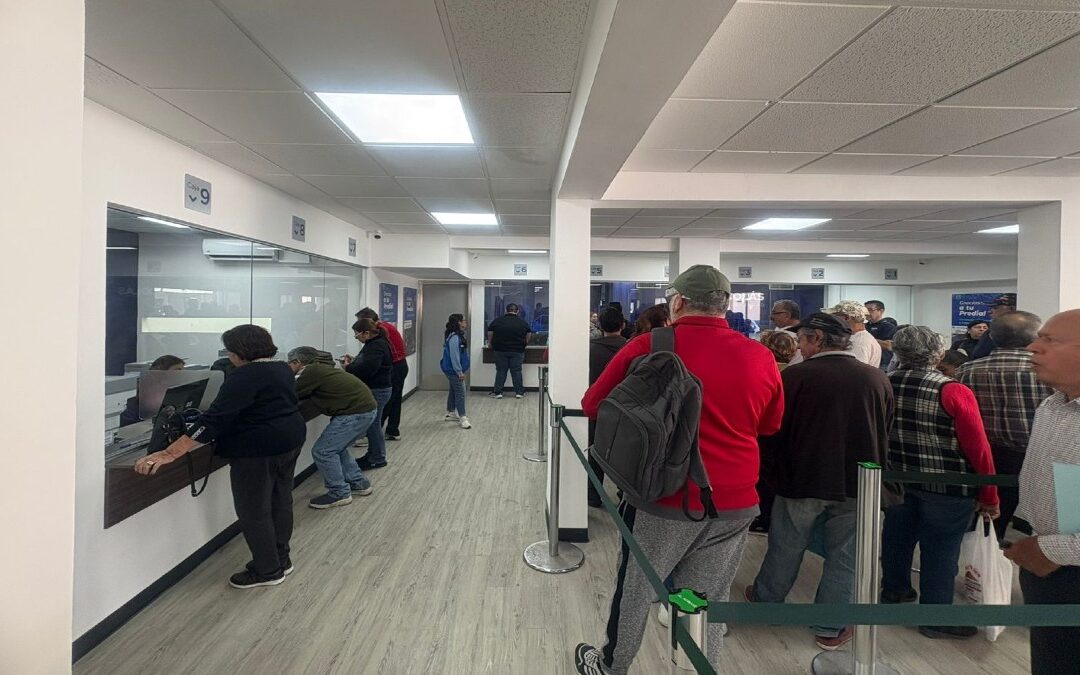 Predial en San Nicolás: Filas Largas Persisten en el Segundo Día de Pagos 2026