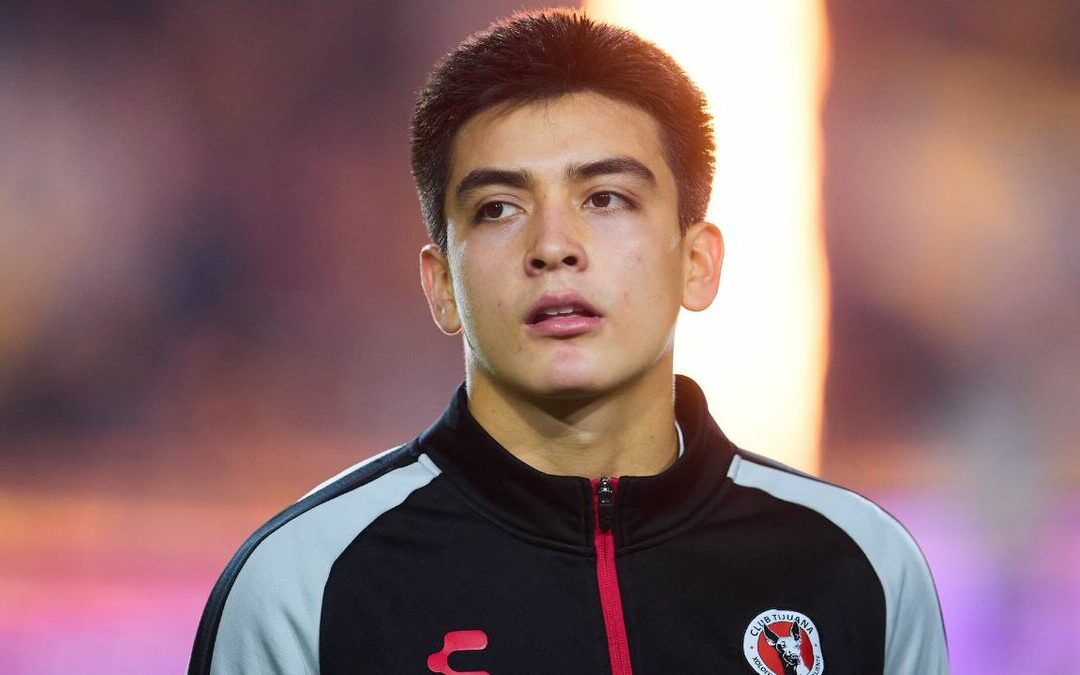 Gilberto Mora: La Promesa del Fútbol Mexicano que Brilla en Uruguay