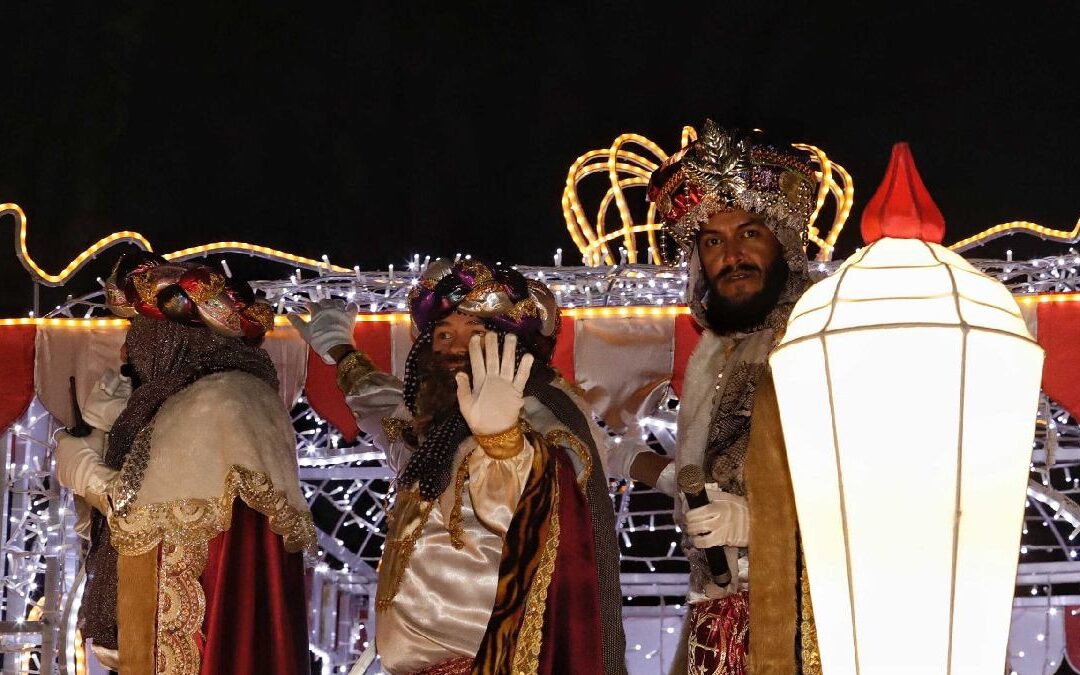 Descubre cómo vivir la mágica experiencia del desfile de Reyes Magos en Puebla